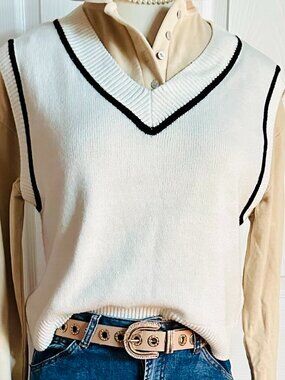 H&M Minimalist White Sweater Vest - Academic Style - Size M
